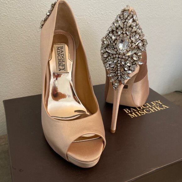 Badgley Mischka Satin Heels – Soft Pink with Crystal Embellishments – Size 5.5 - Picture 2 of 10